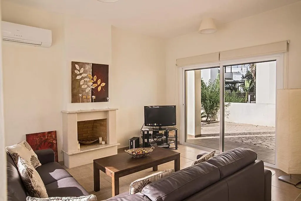 Artemis Delfini Villas Protaras
