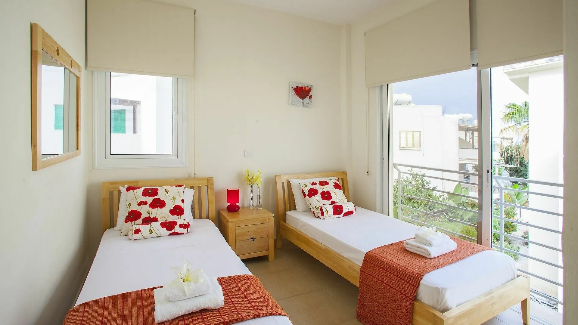 Artemis Delfini Villas Protaras 0*,