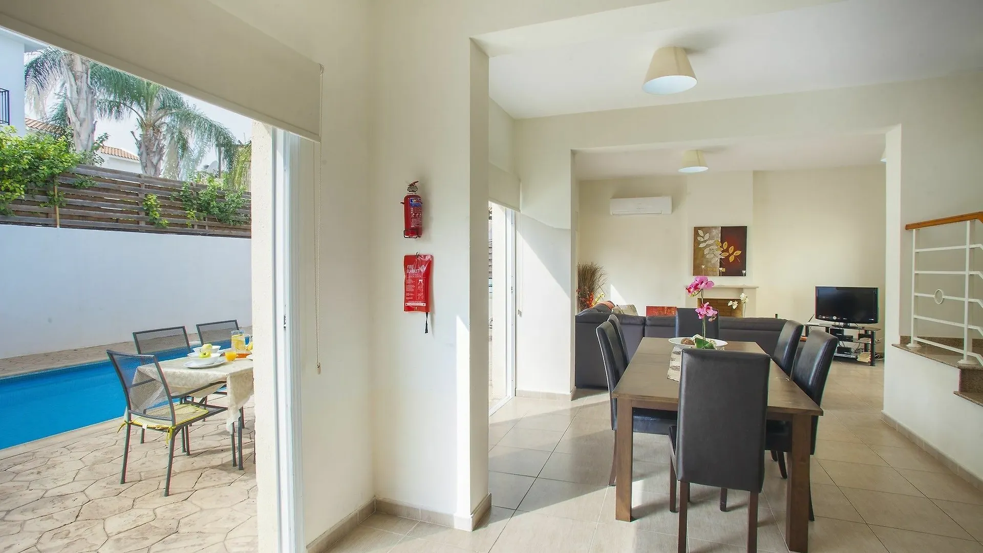 Artemis Delfini Villas Protaras
