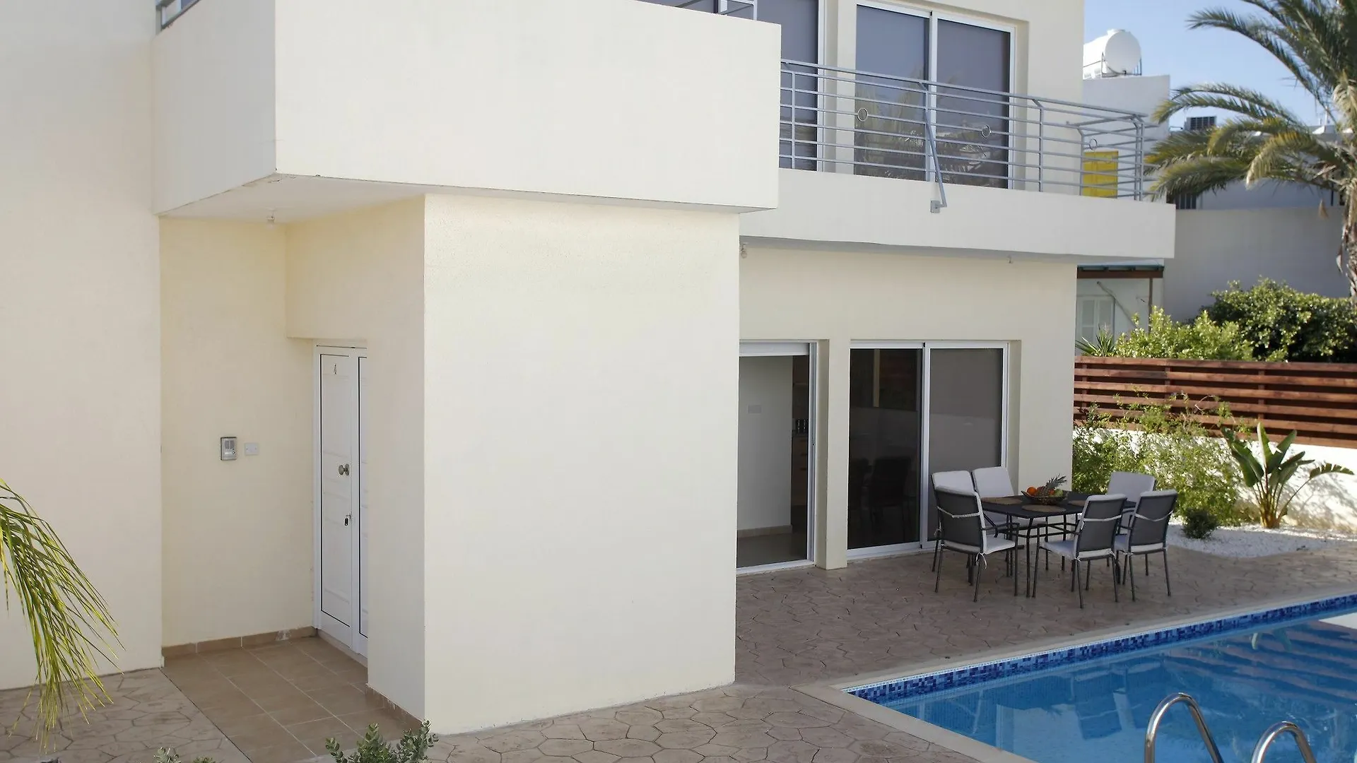 Artemis Delfini Villas Protaras