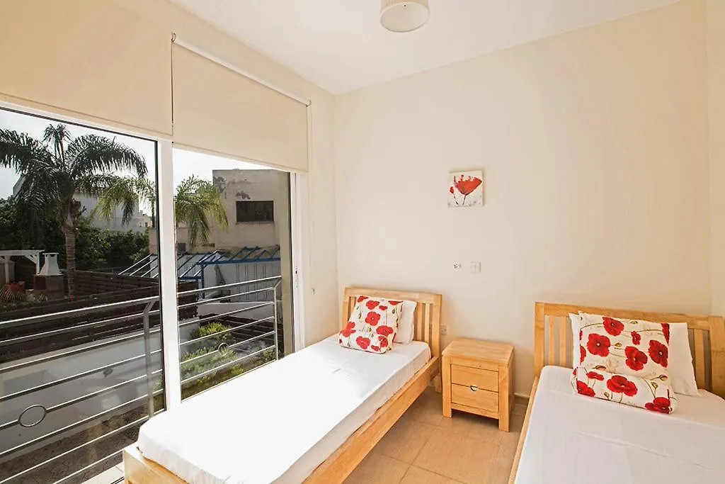 Artemis Delfini Villas Protaras