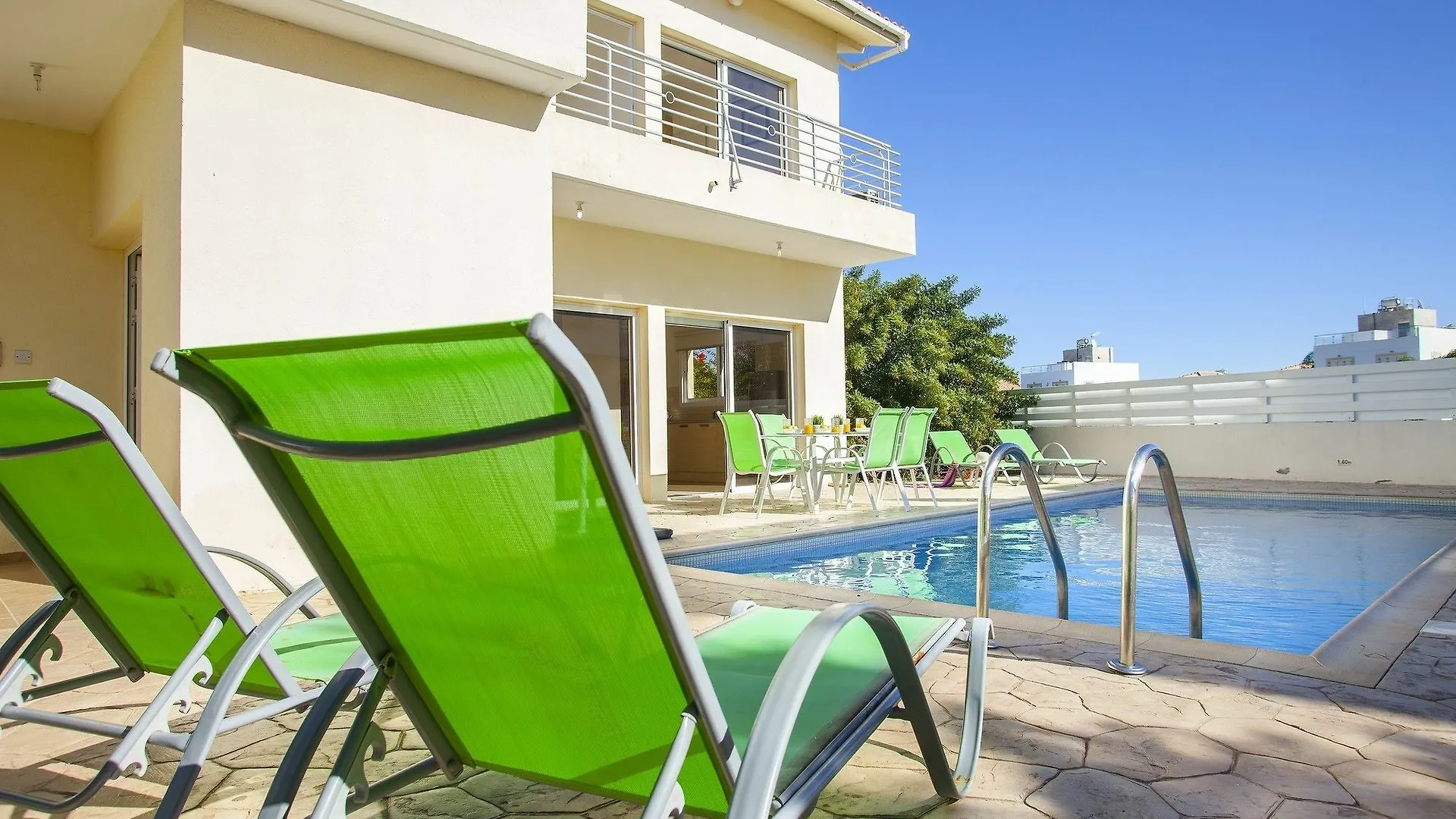 Artemis Delfini Villas Protaras