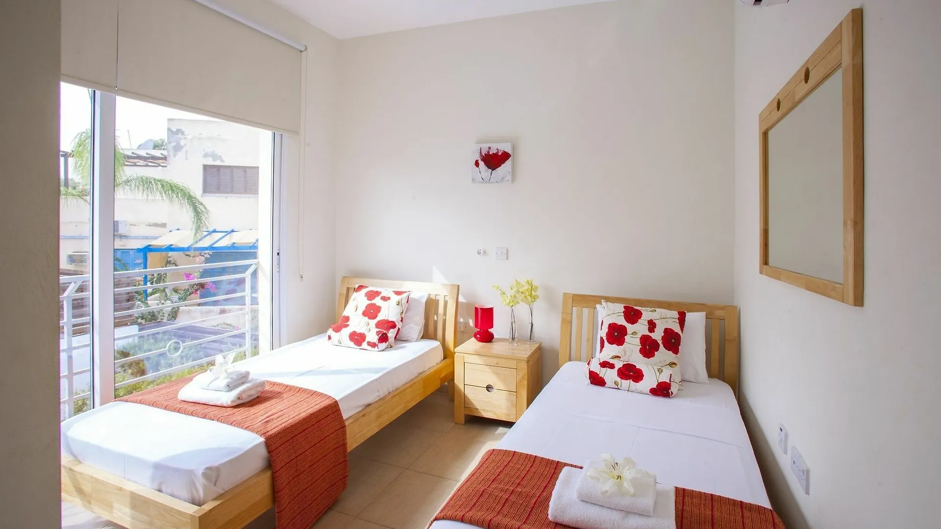 Artemis Delfini Villas Protaras