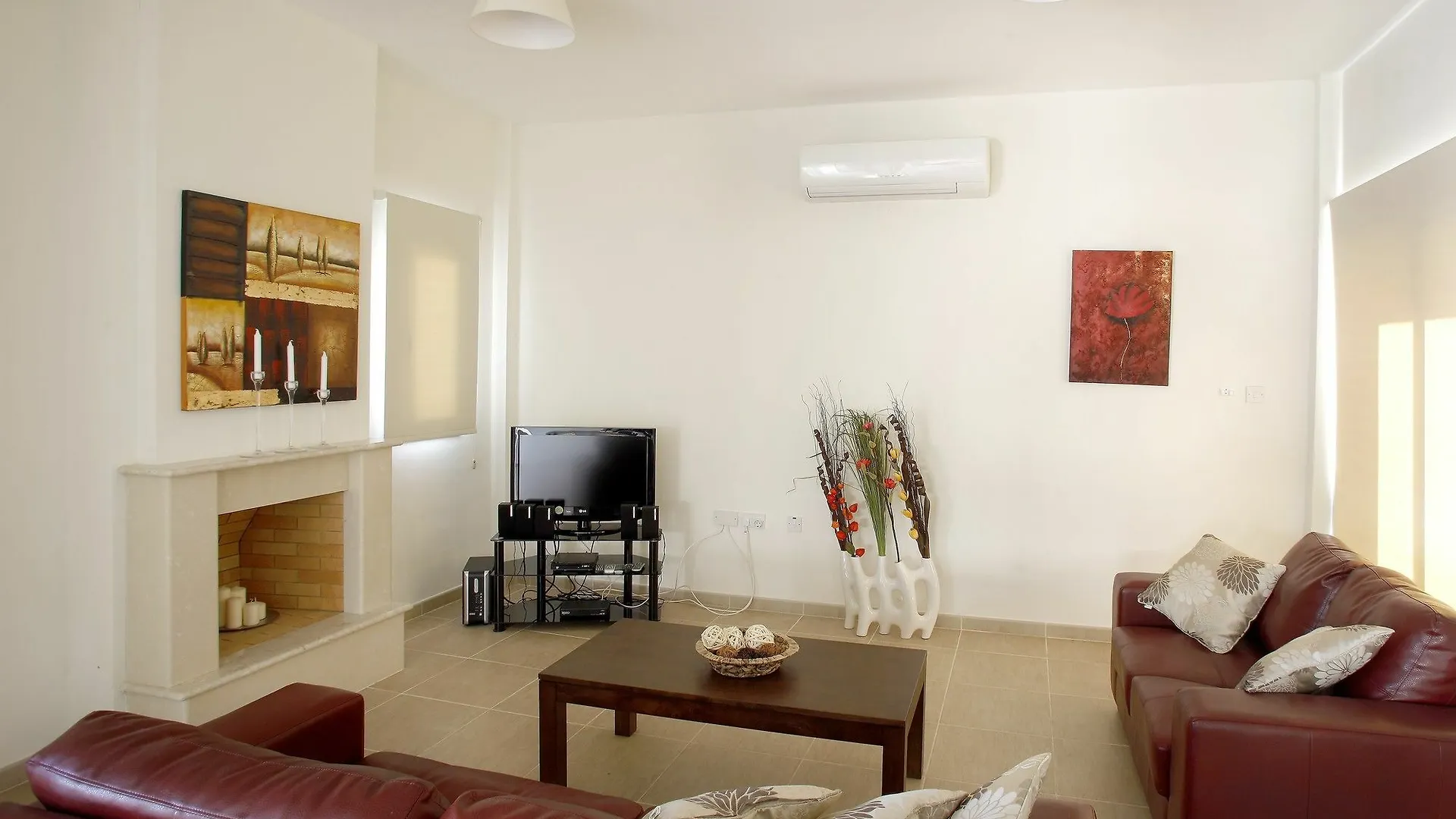 Artemis Delfini Villas Protaras